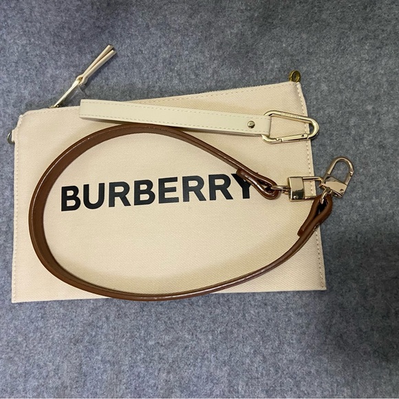 🆕 Burberry Cosmetic Pouch Converted Shoulder Bag with Wristlet Beige - Picture 10 of 13